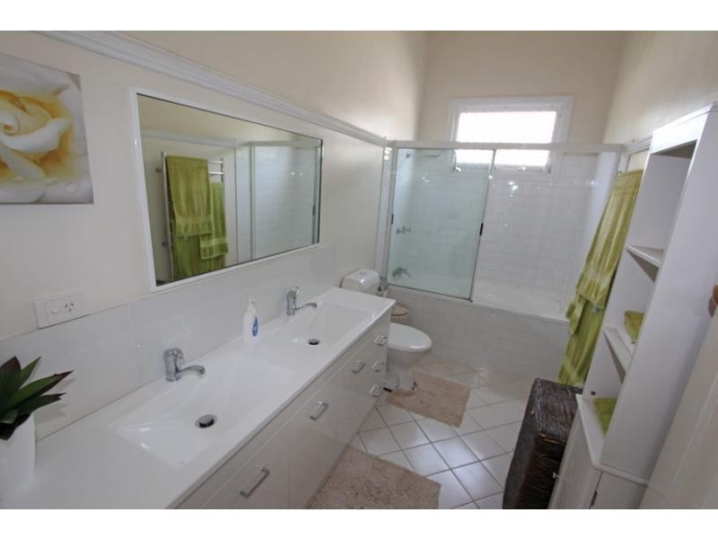 16 Bent Street, Cessnock NSW 2325