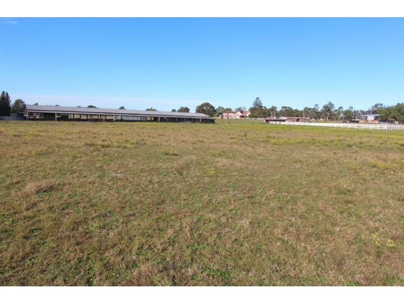 702 Wollombi Road, Bishops Bridge NSW 2326