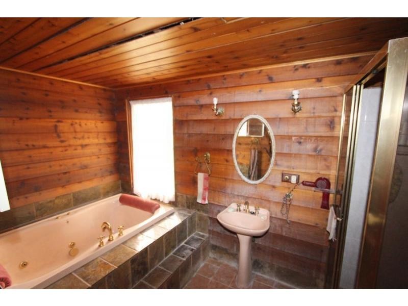 702 Wollombi Road, Bishops Bridge NSW 2326