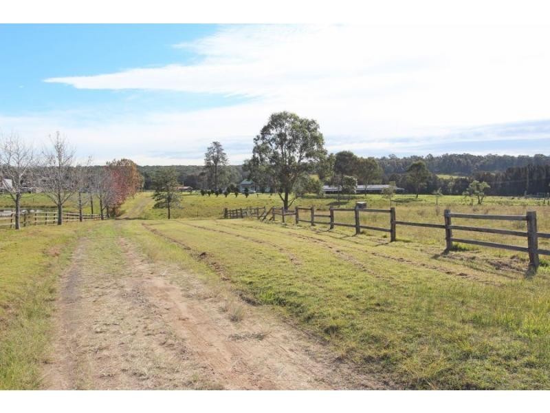 702 Wollombi Road, Bishops Bridge NSW 2326