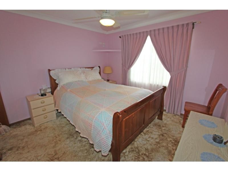 15 Balmoral Avenue, Cessnock NSW 2325