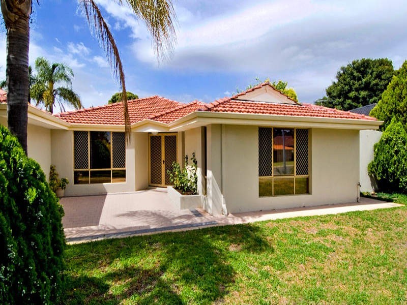 5 Halwest Way, Alexander Heights WA 6064