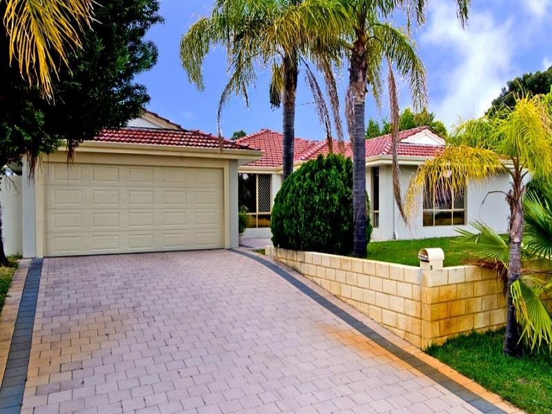 5 Halwest Way, Alexander Heights WA 6064