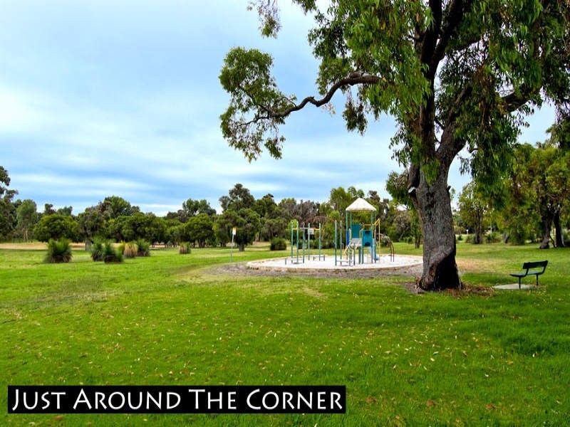 5 Halwest Way, Alexander Heights WA 6064