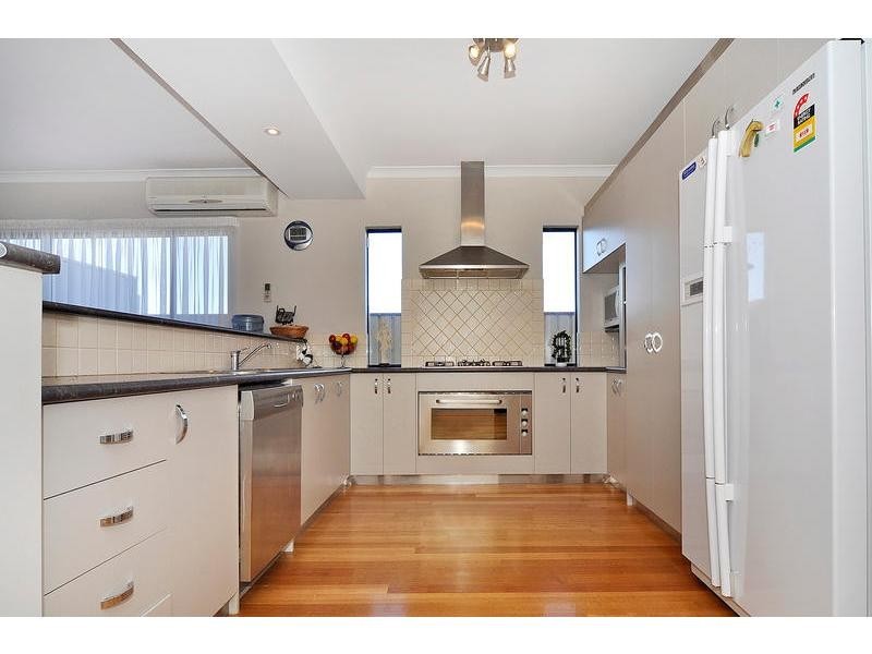 21 Bologna Vista, Landsdale WA 6065