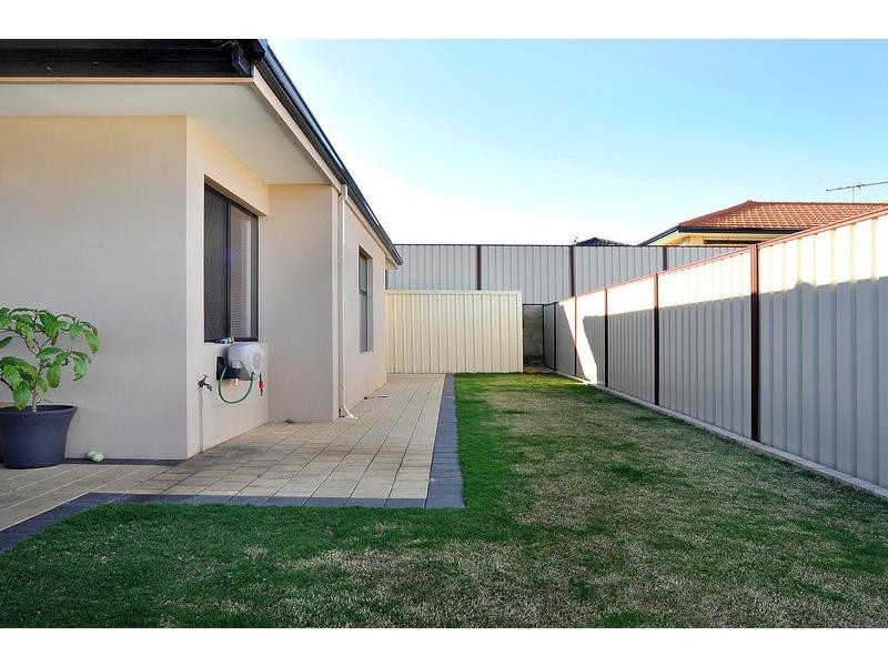 21 Bologna Vista, Landsdale WA 6065