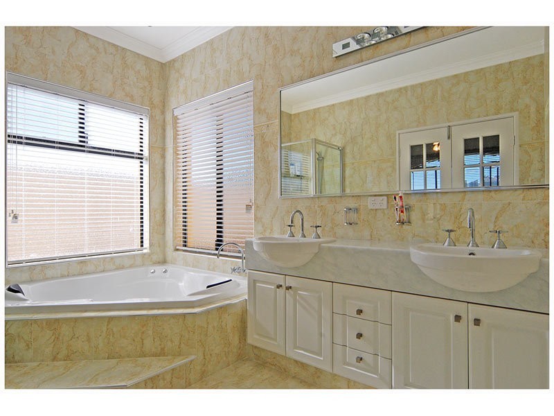 36 Fairland Loop, Madeley WA 6065