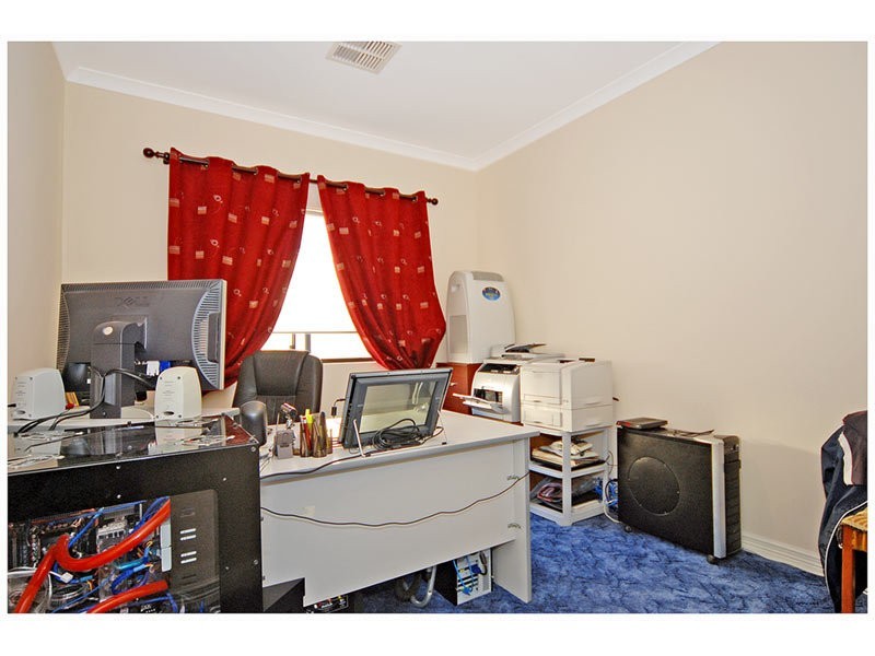 36 Fairland Loop, Madeley WA 6065