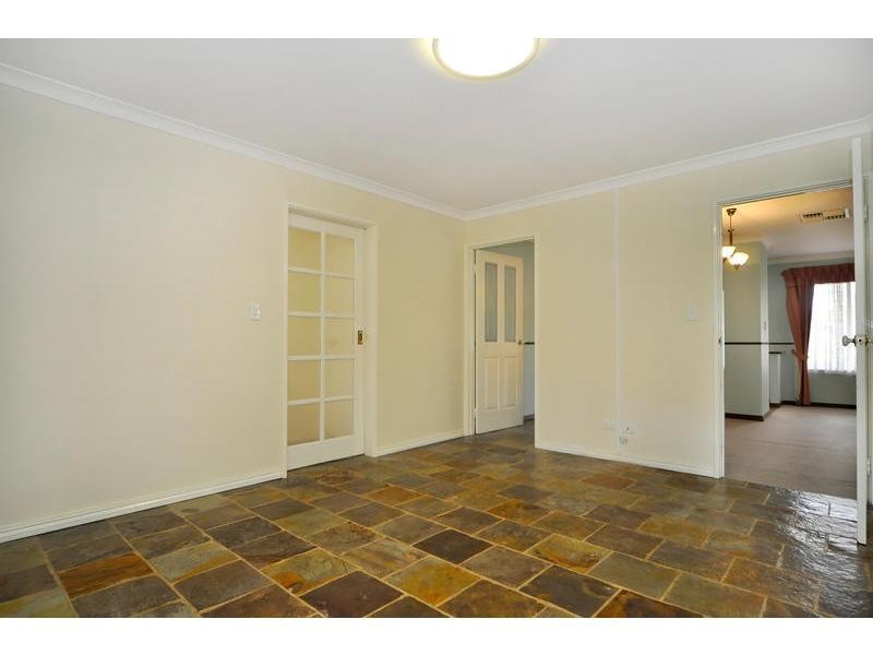 10 Yerilla Glen, Ballajura WA 6066