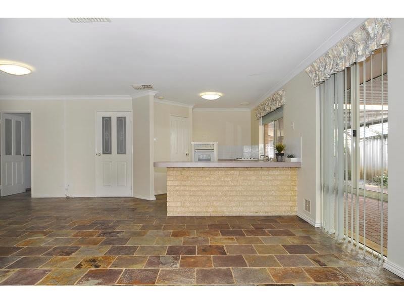 10 Yerilla Glen, Ballajura WA 6066