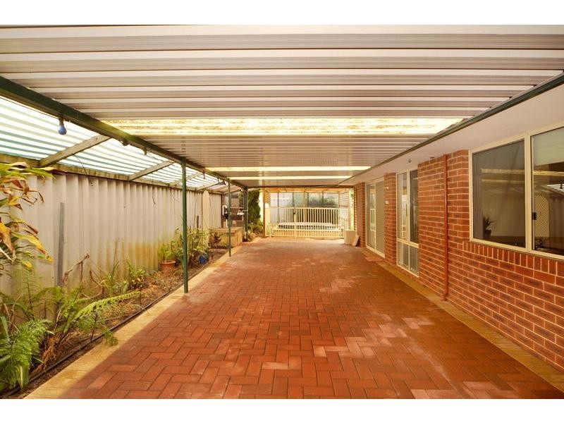 10 Yerilla Glen, Ballajura WA 6066