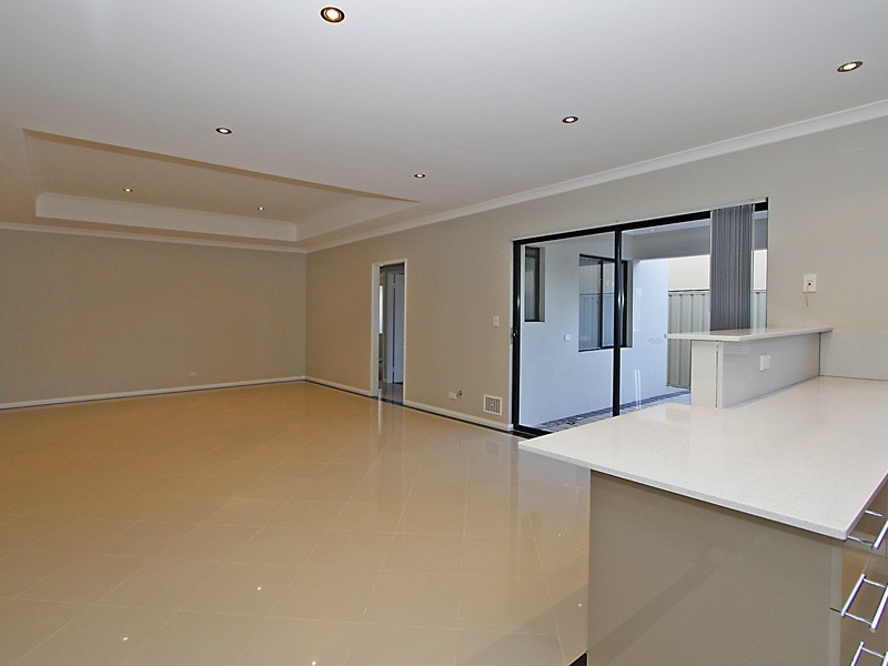 2/2 Bologna Vista, Landsdale WA 6065