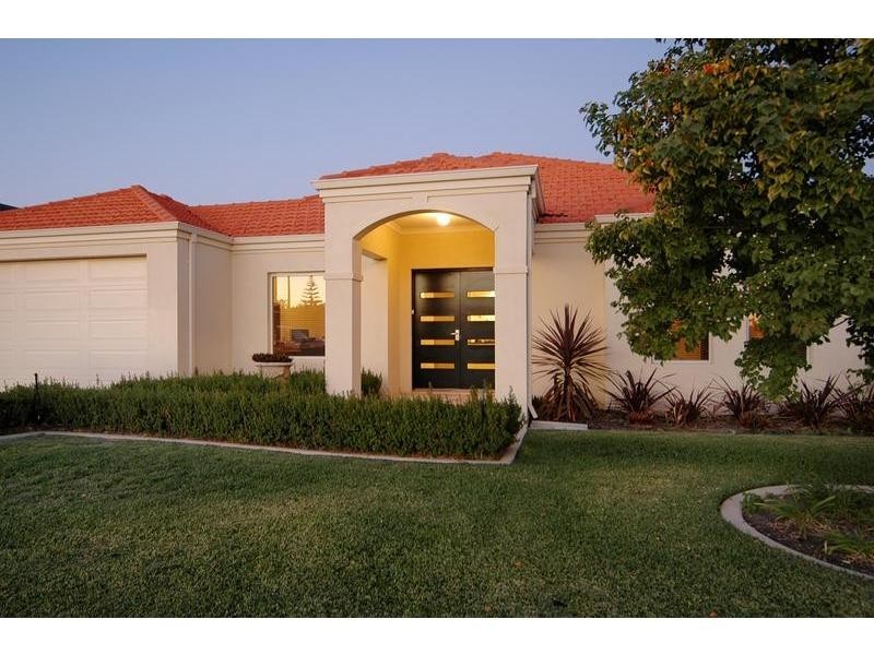 11 Bryanston Pass, Madeley WA 6065