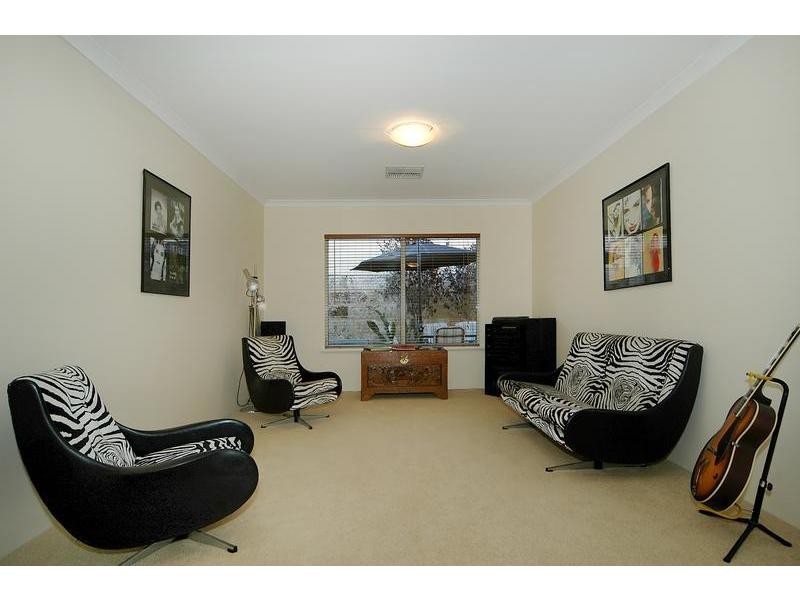 11 Bryanston Pass, Madeley WA 6065