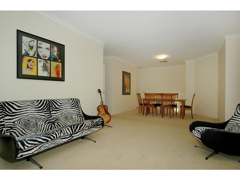 11 Bryanston Pass, Madeley WA 6065