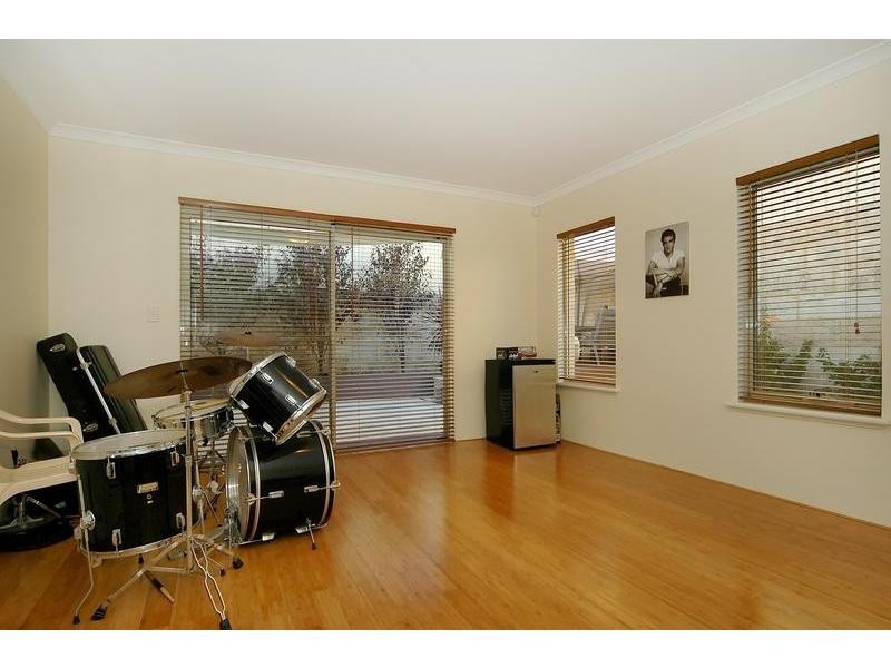 11 Bryanston Pass, Madeley WA 6065