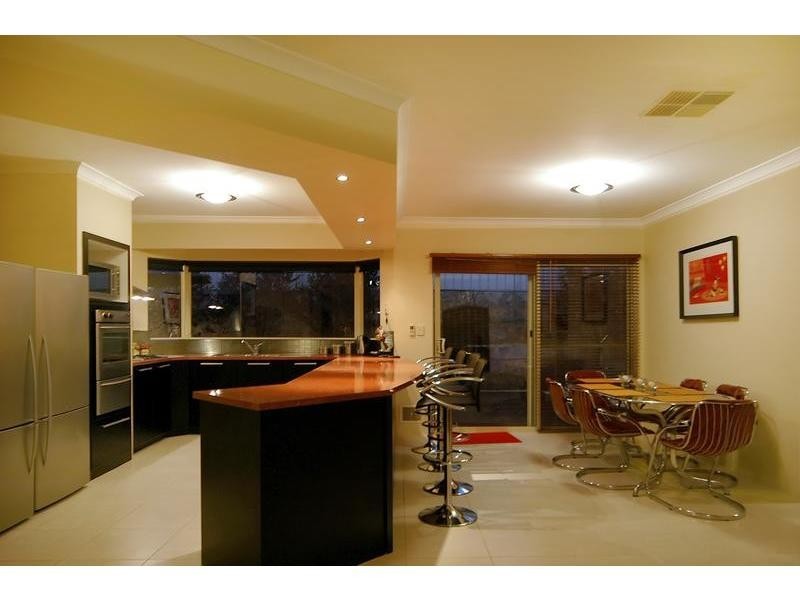 11 Bryanston Pass, Madeley WA 6065