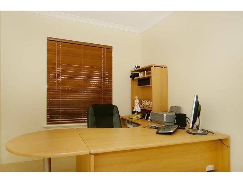 11 Bryanston Pass, Madeley WA 6065