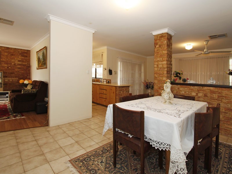 23 Milstead Way, Marangaroo WA 6064