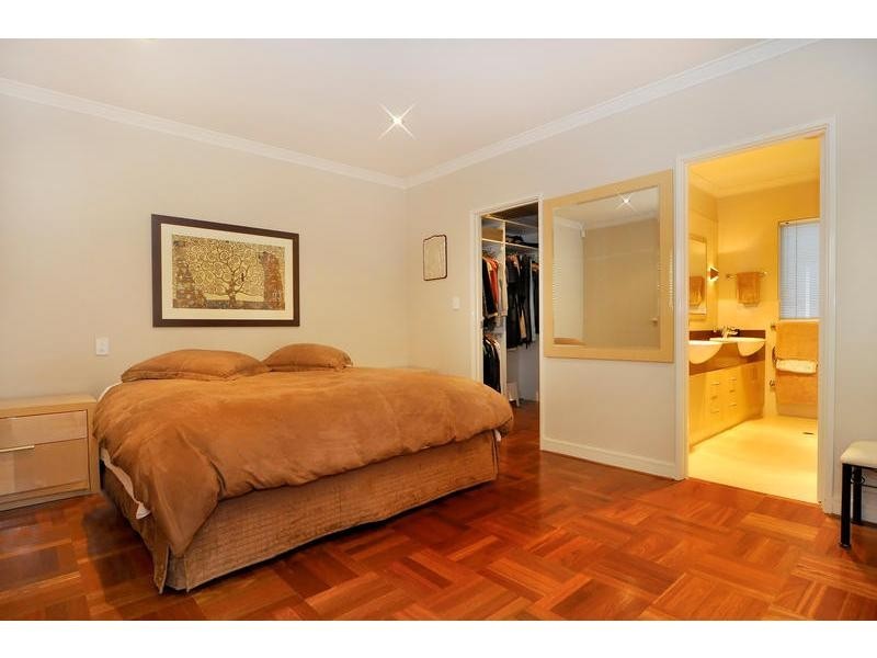 118 Sixth Avenue, Inglewood WA 6052