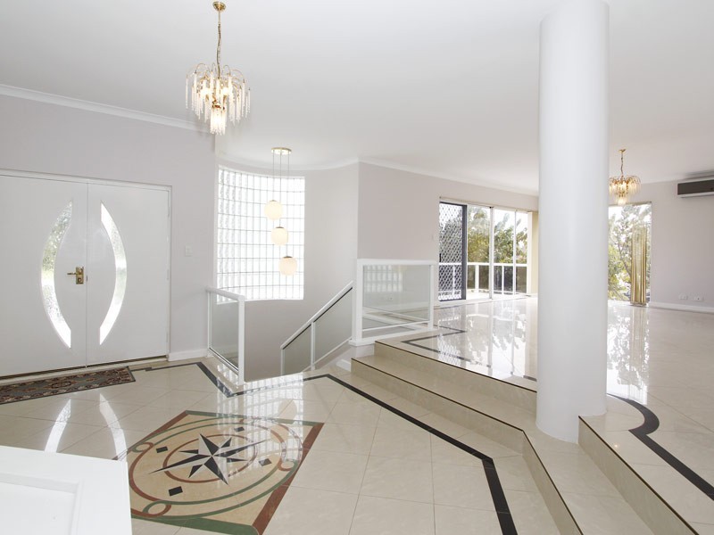 289 Summerlakes Parade, Ballajura WA 6066