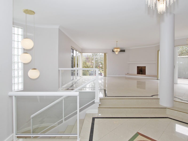 289 Summerlakes Parade, Ballajura WA 6066