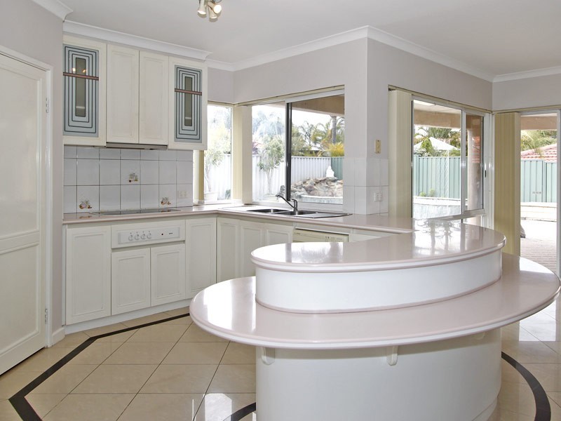 289 Summerlakes Parade, Ballajura WA 6066