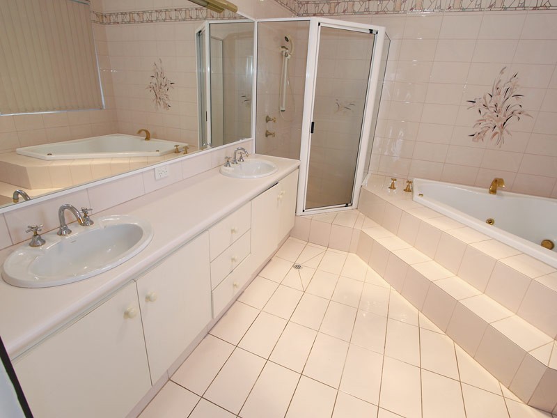 289 Summerlakes Parade, Ballajura WA 6066