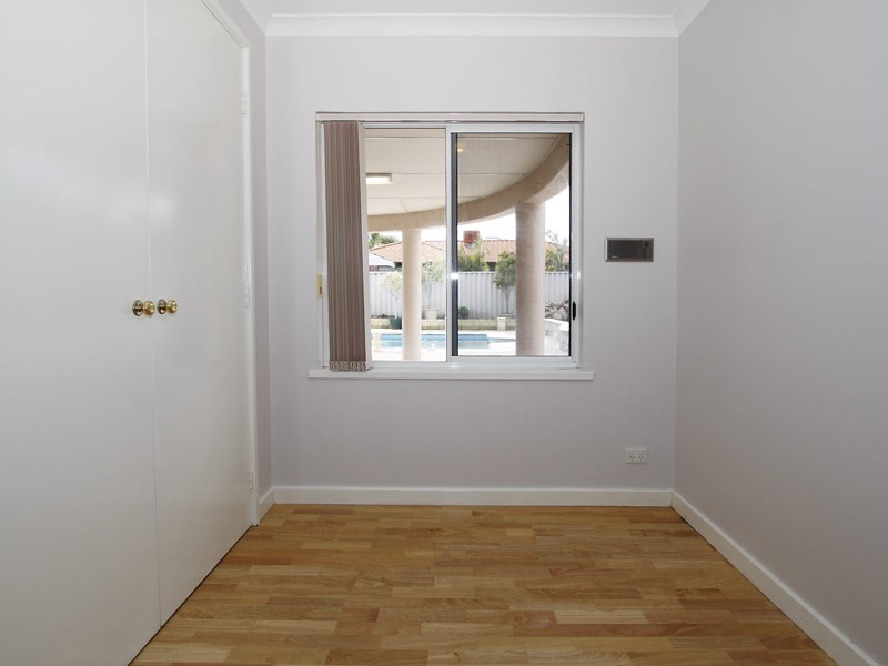 289 Summerlakes Parade, Ballajura WA 6066