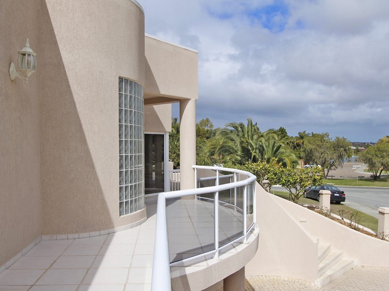 289 Summerlakes Parade, Ballajura WA 6066