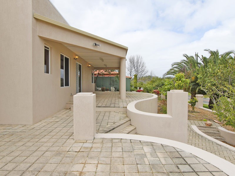 289 Summerlakes Parade, Ballajura WA 6066