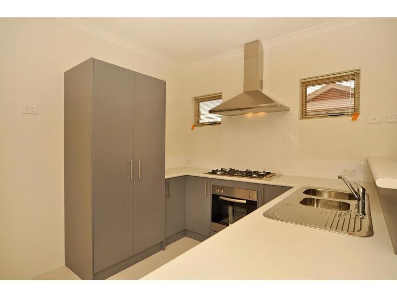 14 Dulegal Way, Aveley WA 6069