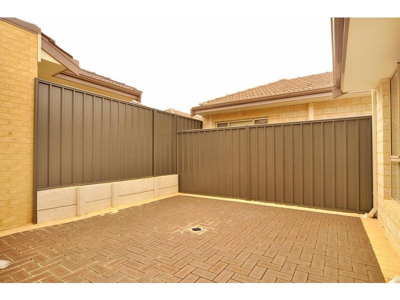 14 Dulegal Way, Aveley WA 6069