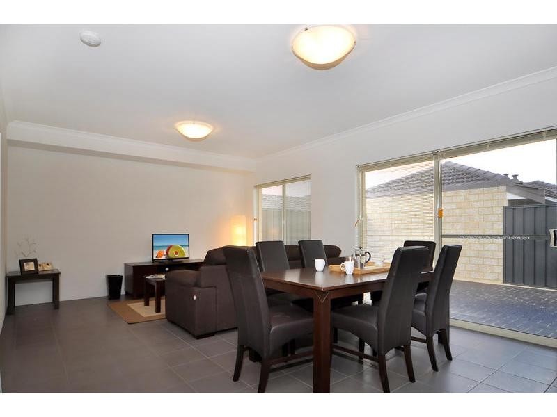 1/16 Dulegal Way, Aveley WA 6069