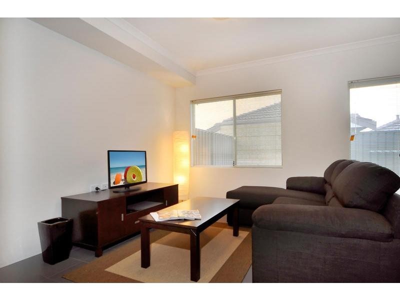 1/16 Dulegal Way, Aveley WA 6069