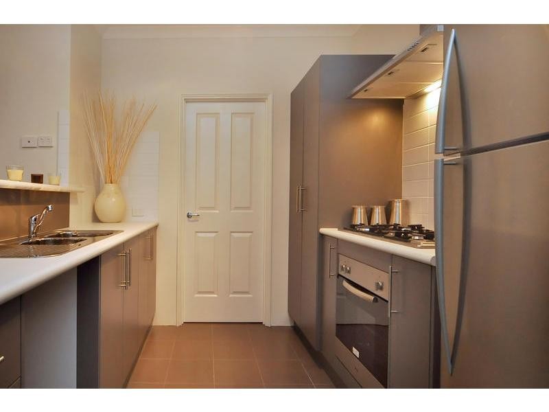 1/16 Dulegal Way, Aveley WA 6069