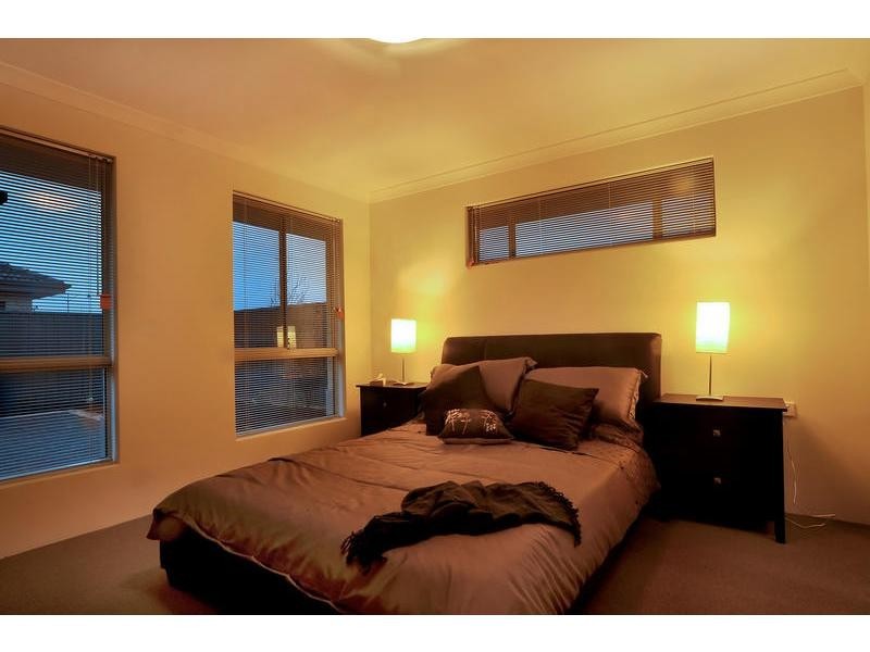 1/16 Dulegal Way, Aveley WA 6069