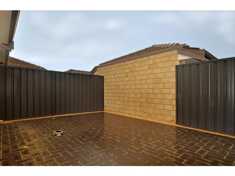 1/16 Dulegal Way, Aveley WA 6069