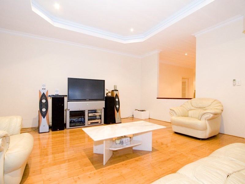 5 Hersey Parkway, Landsdale WA 6065