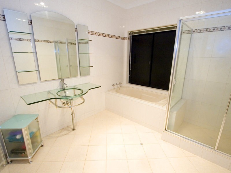 5 Hersey Parkway, Landsdale WA 6065