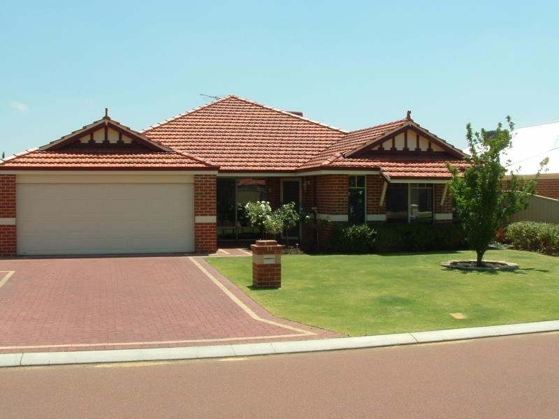 4 Verona Street, Hocking WA 6065