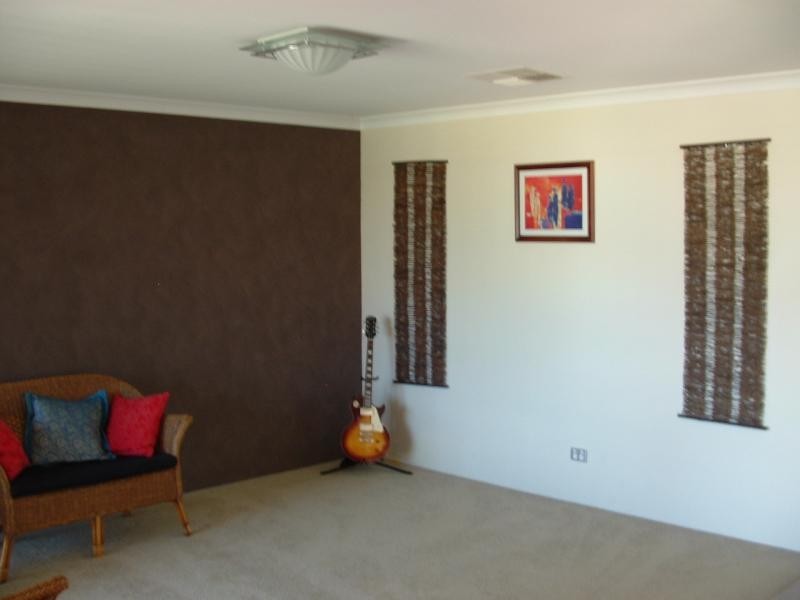 4 Verona Street, Hocking WA 6065