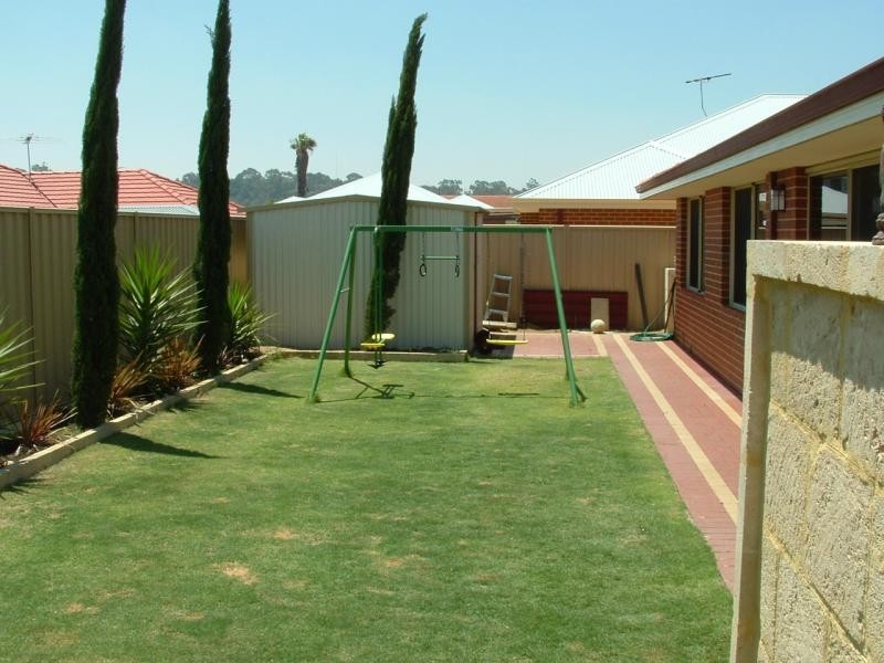 4 Verona Street, Hocking WA 6065