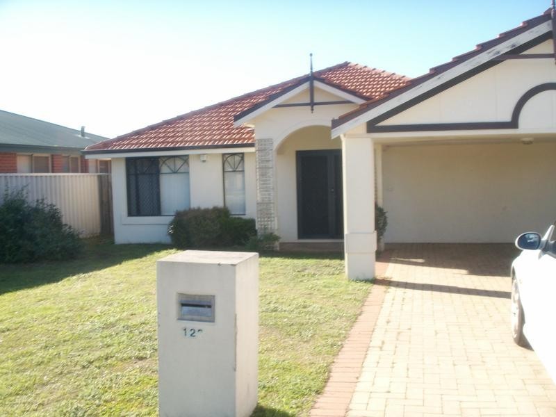 122 Belmont Road, Kenwick WA 6107