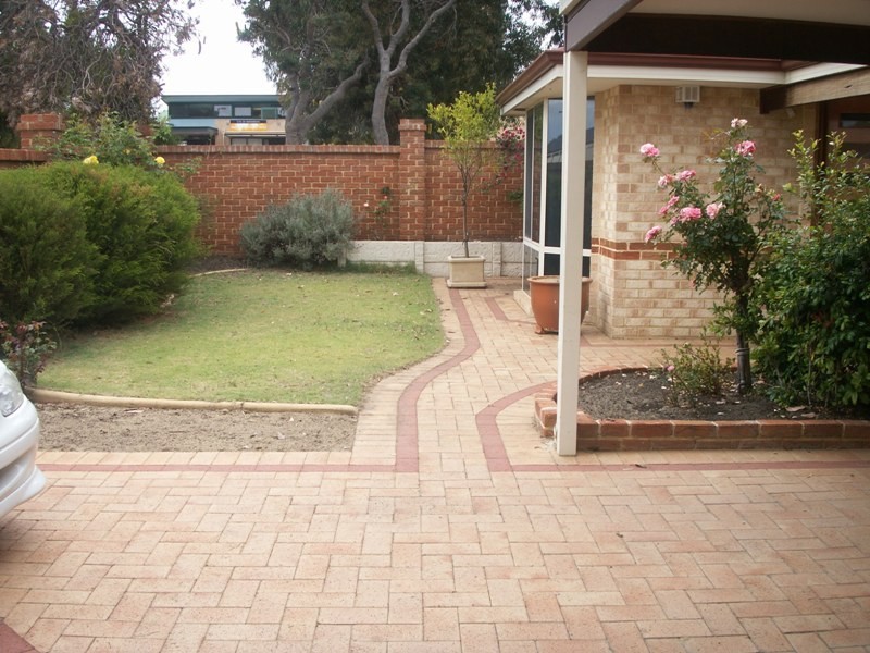 16 Linto Way, Alexander Heights WA 6064