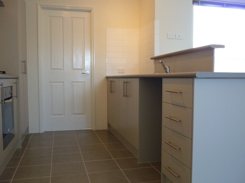 4/10 Dulegal Way, Aveley WA 6069