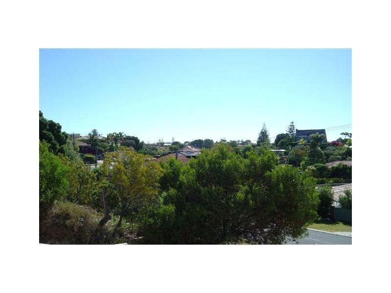 2/10 Millimumul Way, Mullaloo WA 6027