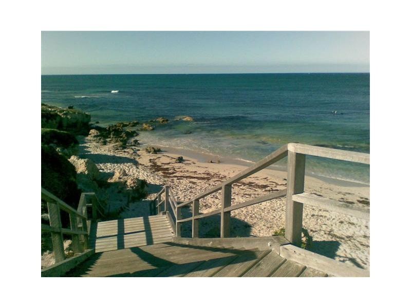 2/10 Millimumul Way, Mullaloo WA 6027