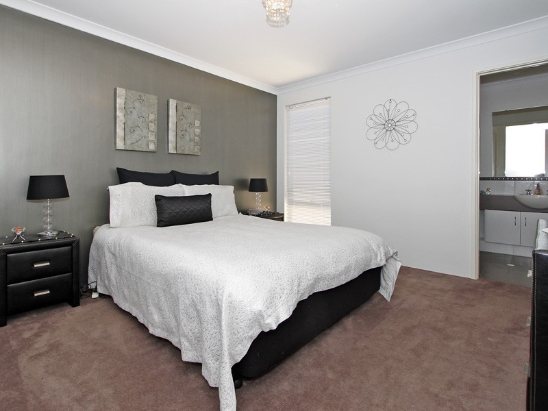 54 Hardcastle Avenue, Landsdale WA 6065