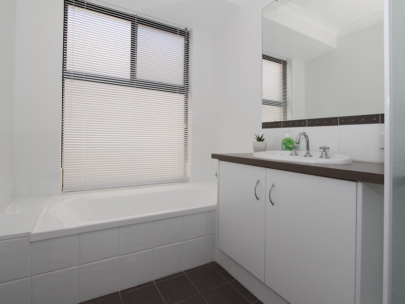 54 Hardcastle Avenue, Landsdale WA 6065